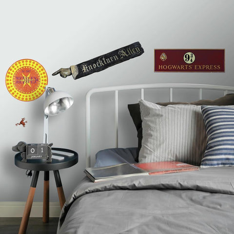 HARRY POTTER SIGNS PEEL AND STICK WALL DECALS